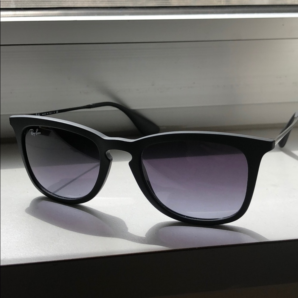 Ray ban